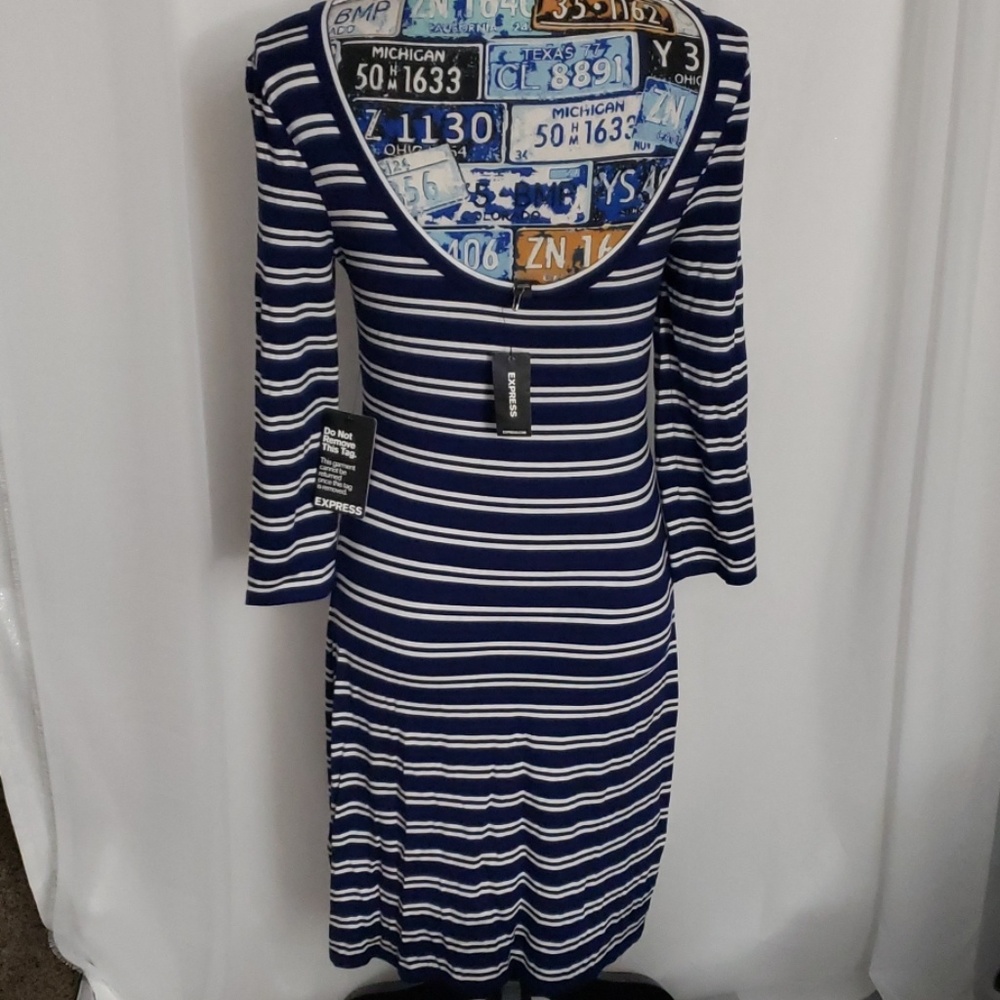 Dress - Picture 2 of 3